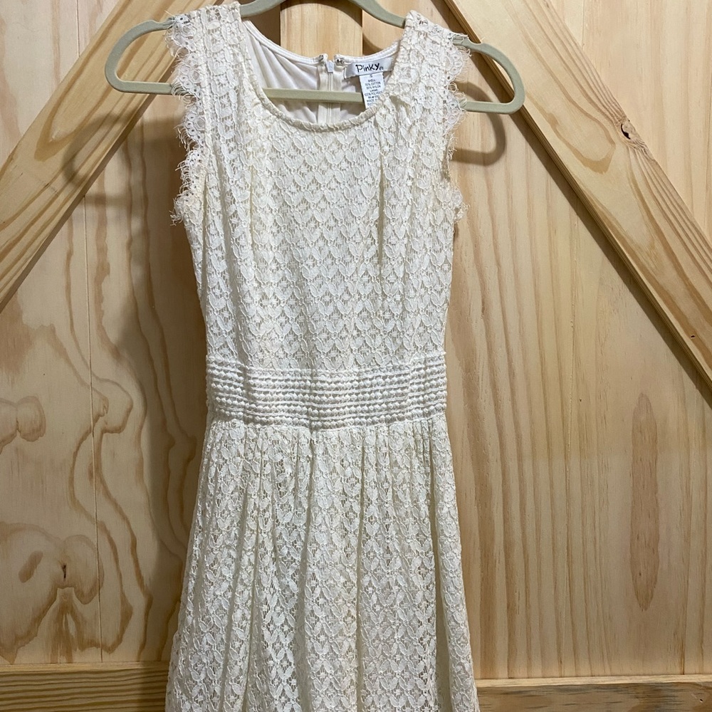 Pinky lace dress